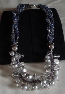 FRESH WATER PEARL & CRISTAL NECKLACE