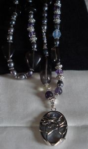 MIXED STONES NECKLACE WITH MOP PENDANT